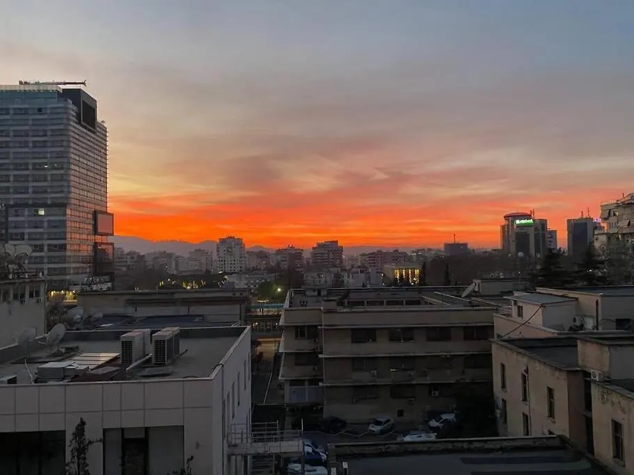 Rtsh Apartment ティラナ